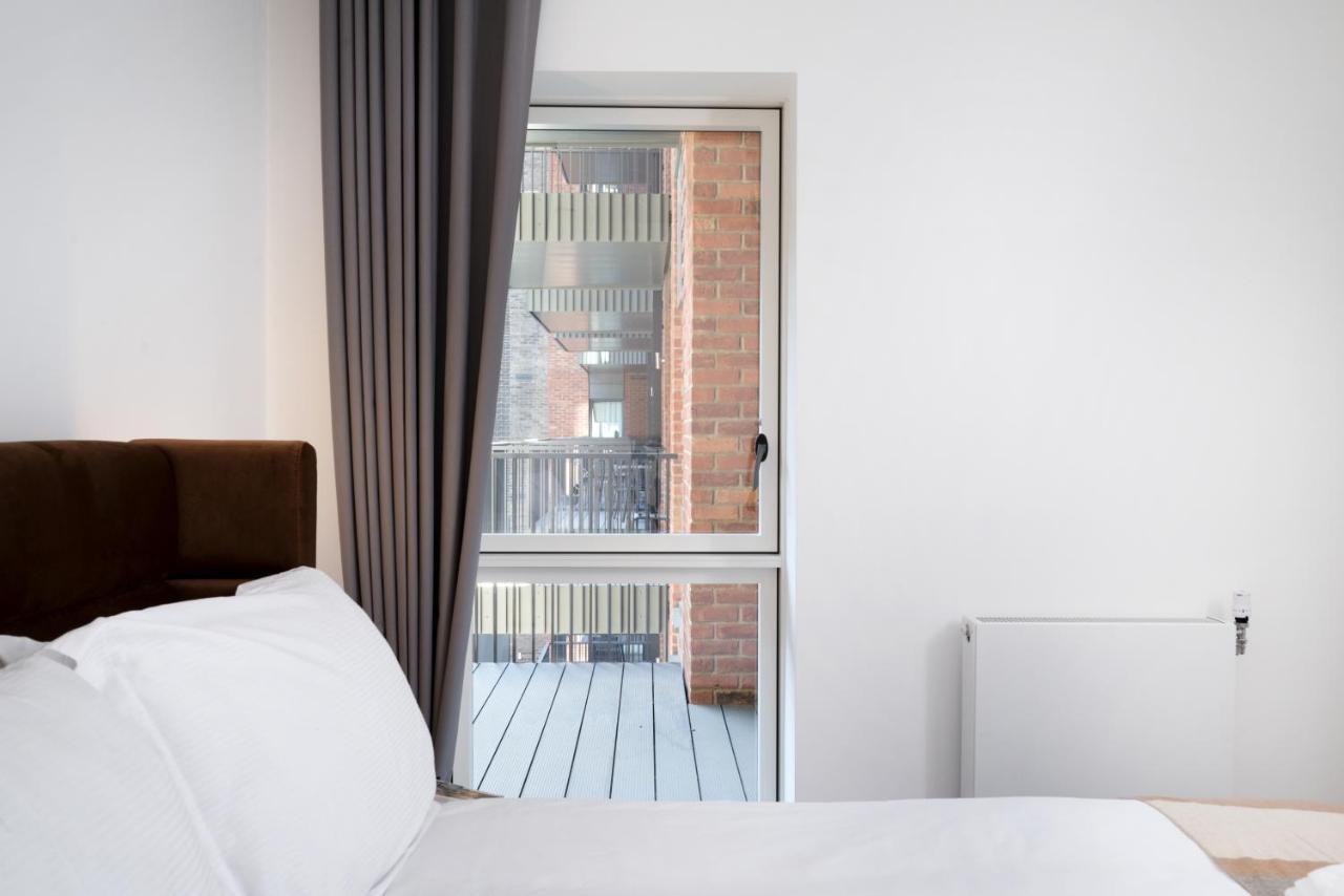 Modern Studios And Apartments At Barking Wharf In Λονδίνο Εξωτερικό φωτογραφία