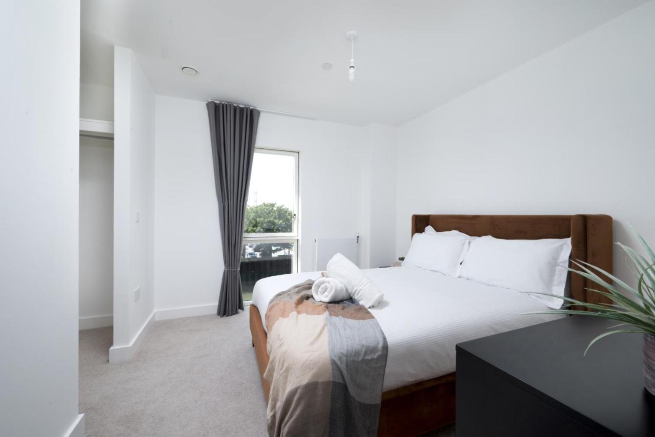 Modern Studios And Apartments At Barking Wharf In Λονδίνο Εξωτερικό φωτογραφία
