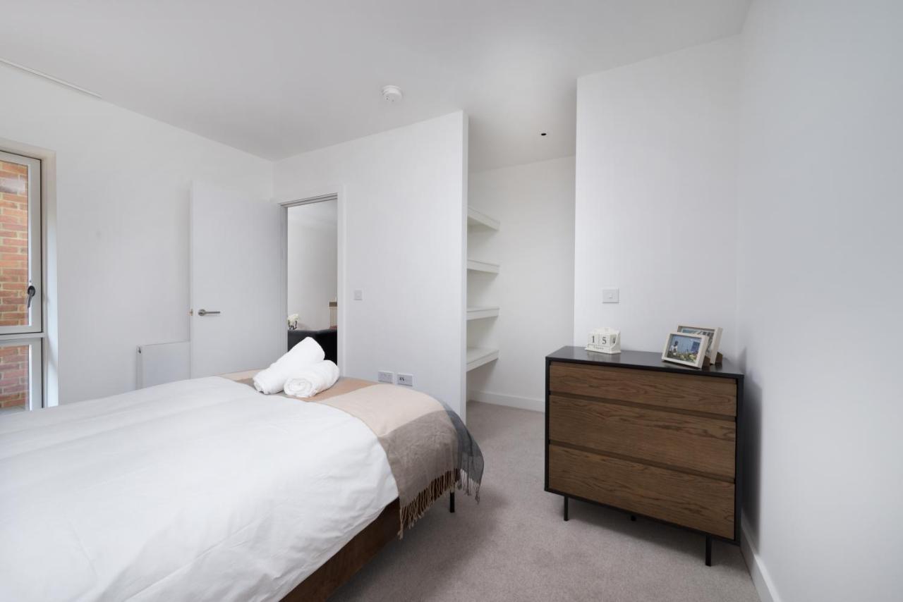 Modern Studios And Apartments At Barking Wharf In Λονδίνο Εξωτερικό φωτογραφία